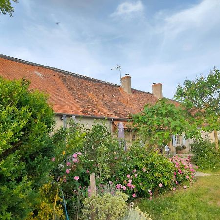 Gite De La Maison Fort Vereaux Exteriör bild