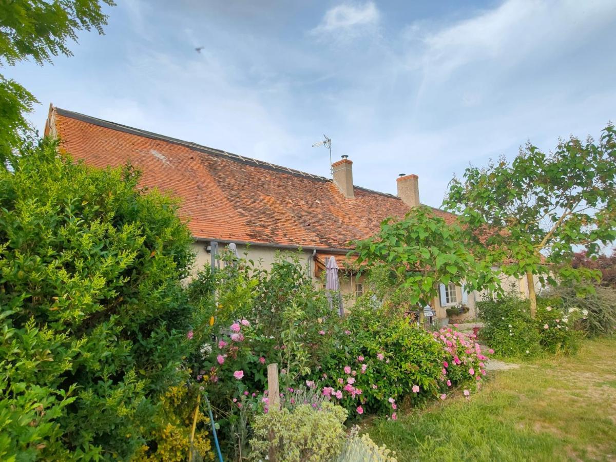 Gite De La Maison Fort Vereaux Exteriör bild