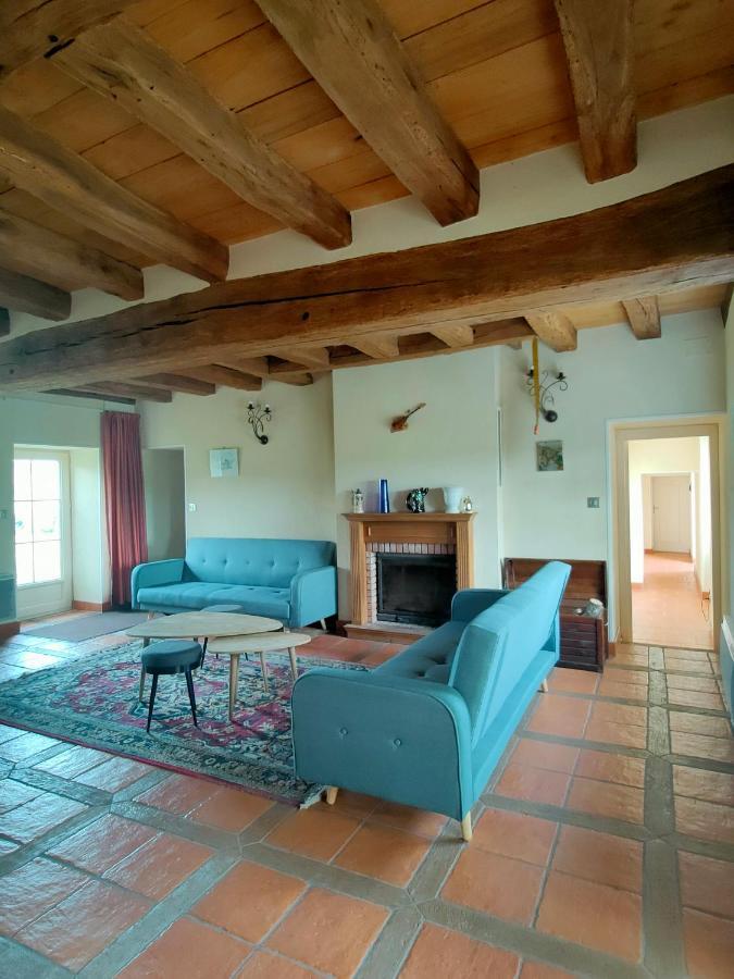 Gite De La Maison Fort Vereaux Exteriör bild