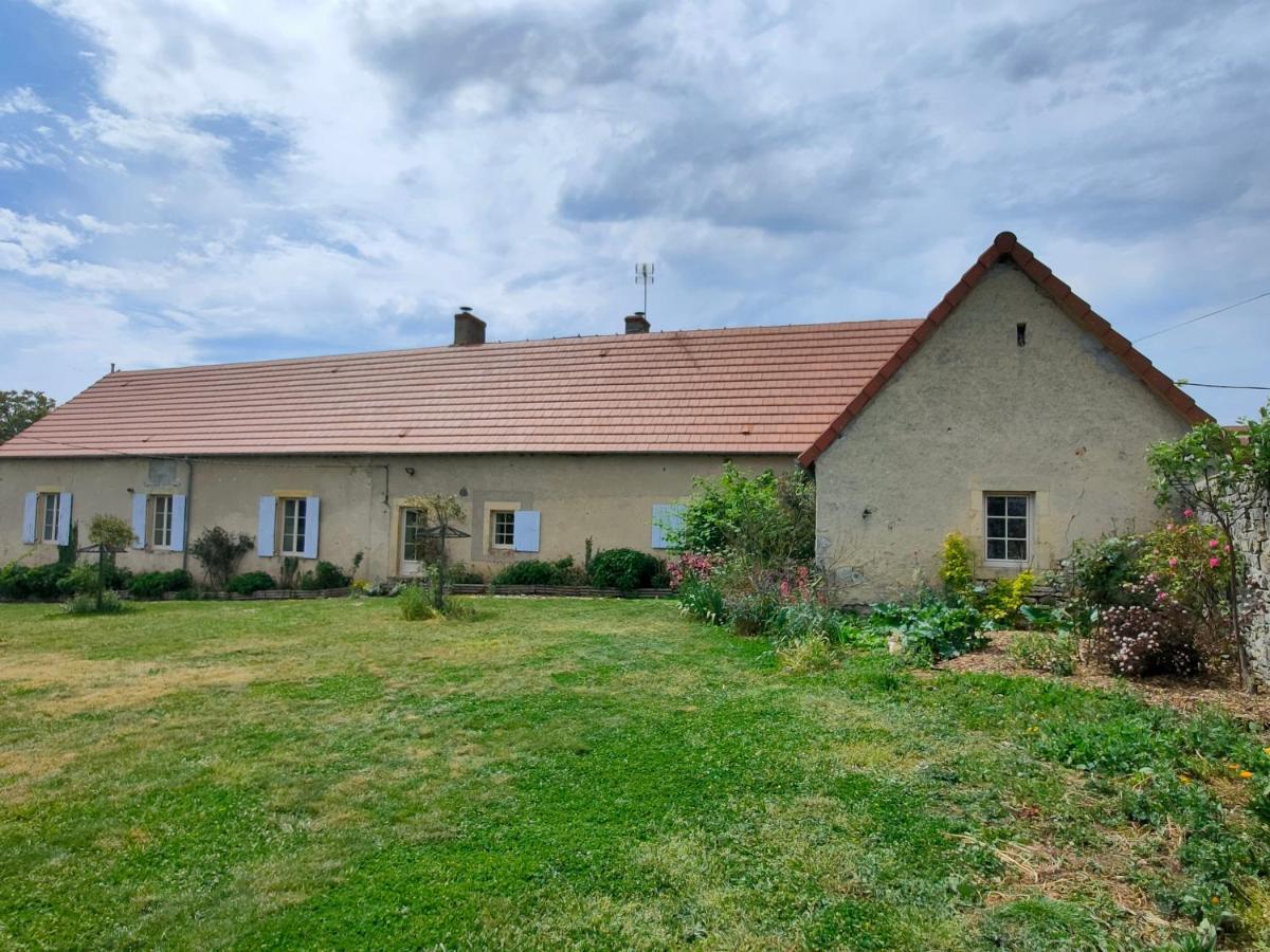 Gite De La Maison Fort Vereaux Exteriör bild