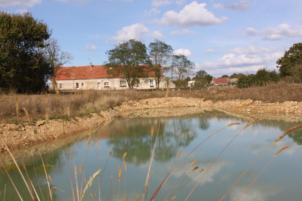 Gite De La Maison Fort Vereaux Exteriör bild